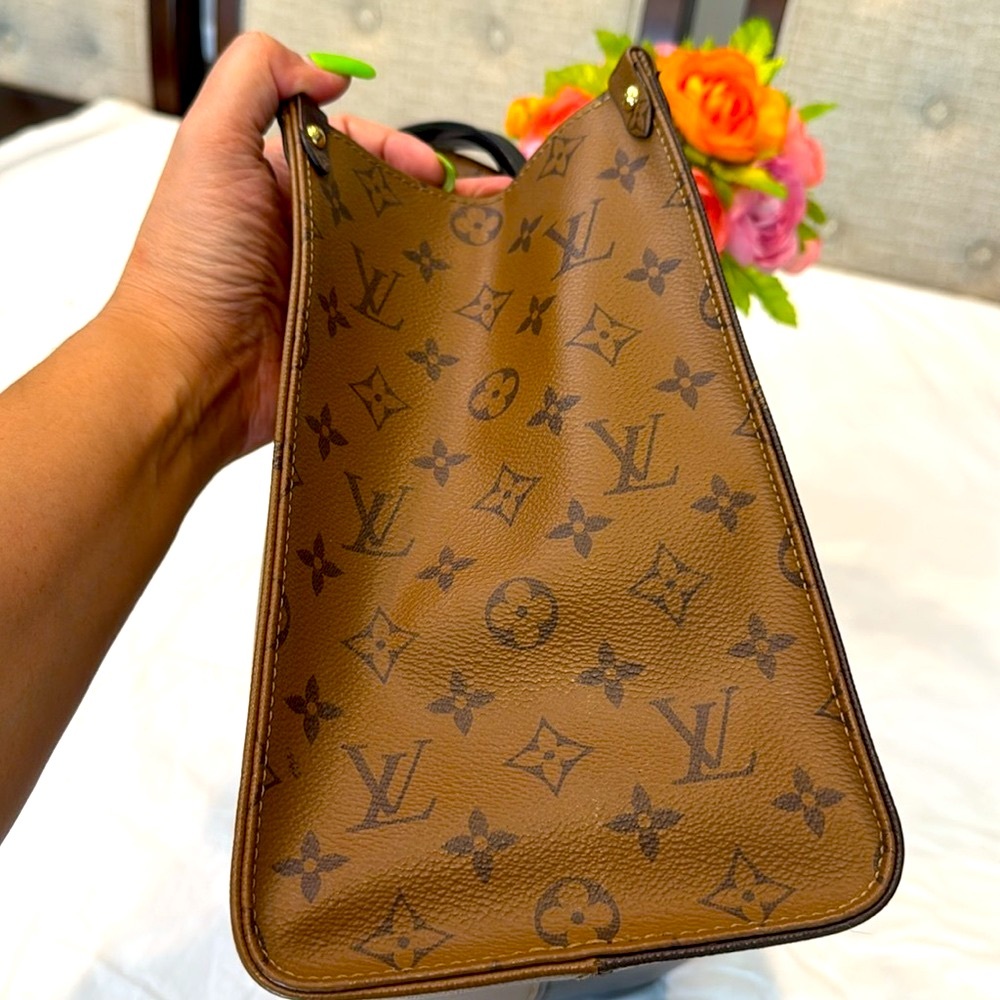 Authentic Louis Vuitton Brown OnTheGo MM Tote Bag - Picture 6 of 15